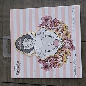 Disney Snow White and Seven Dwarfs Eye Shadow Palette NWT sealed